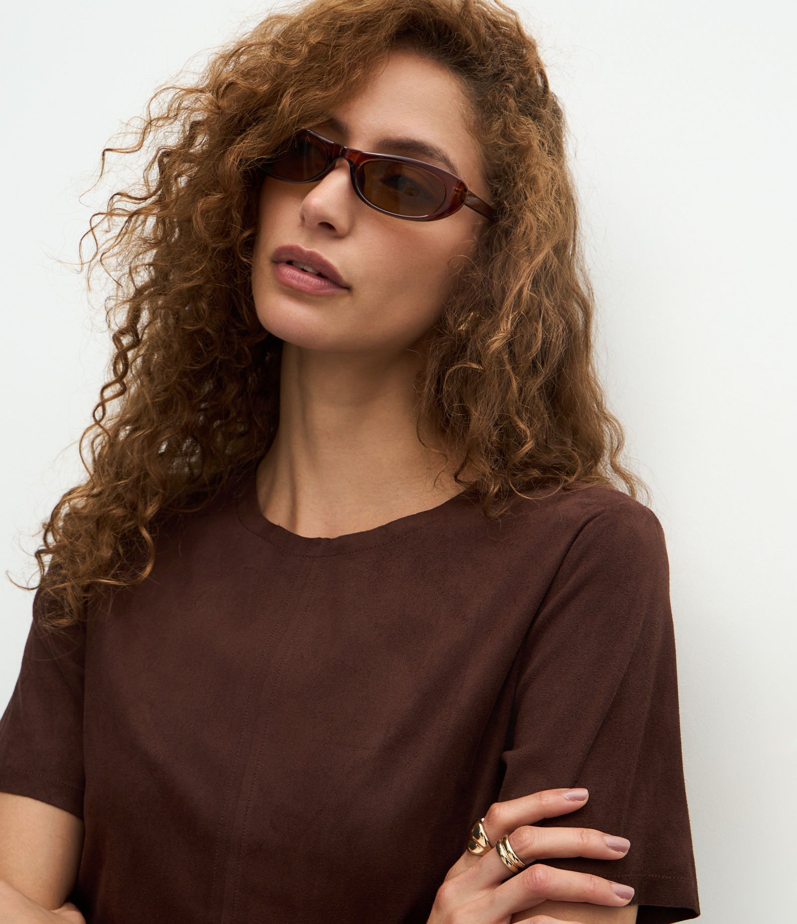 Blusa Regular em Suede com Manga Curta Marrom 2