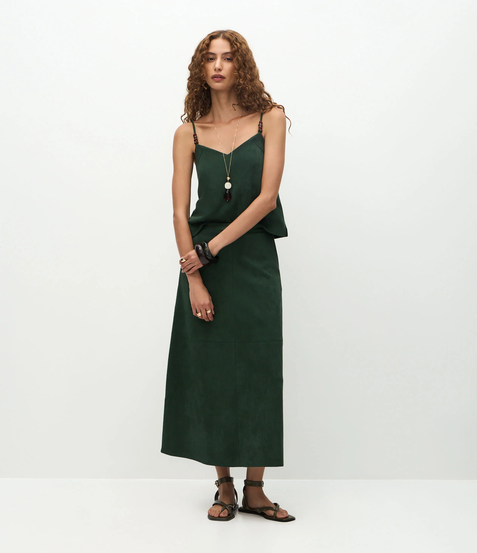Blusa Curta em Suede com Bolinhas na Alça Verde 2