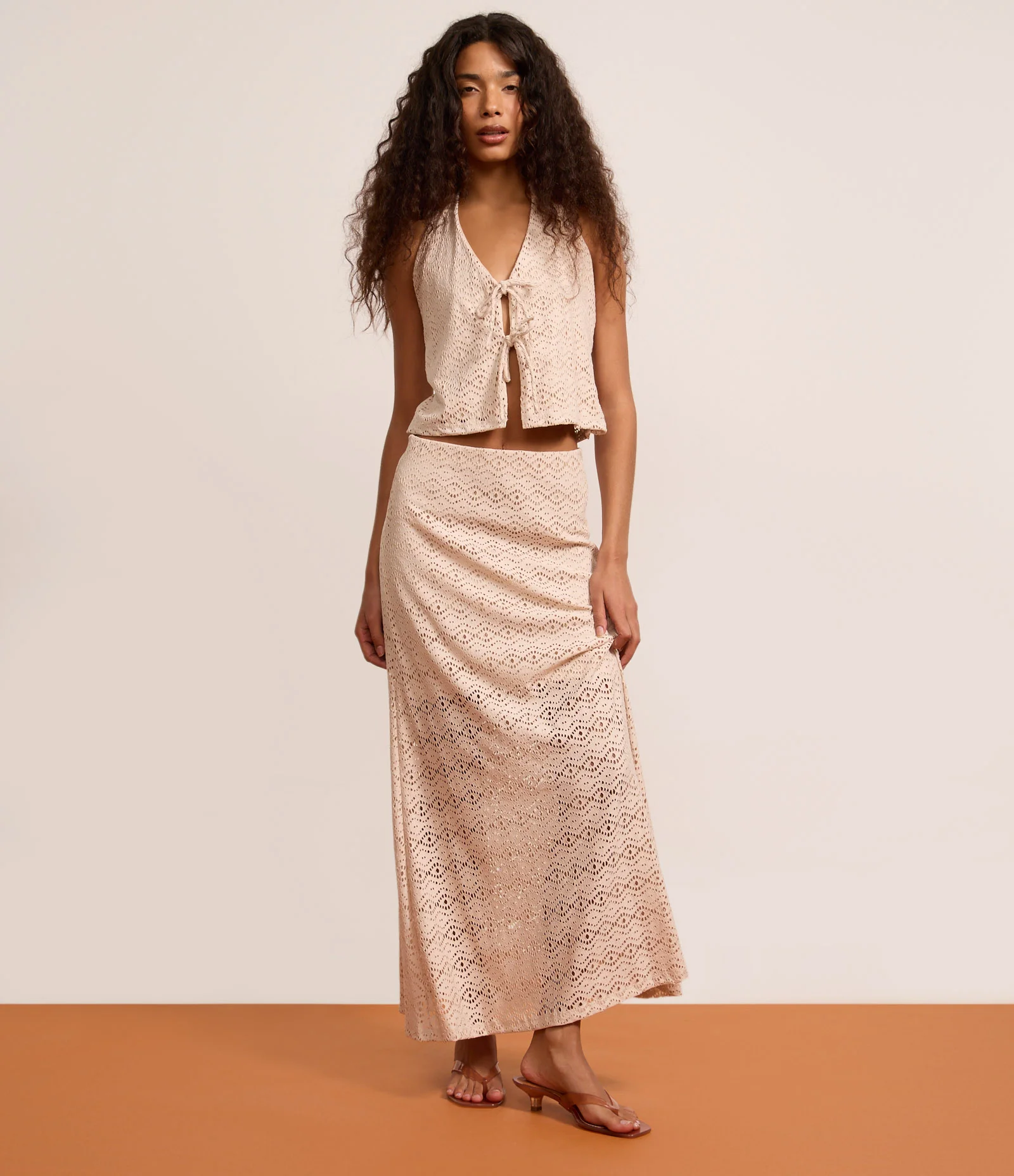 Saia Evasê Longa Texturizada Off White 5