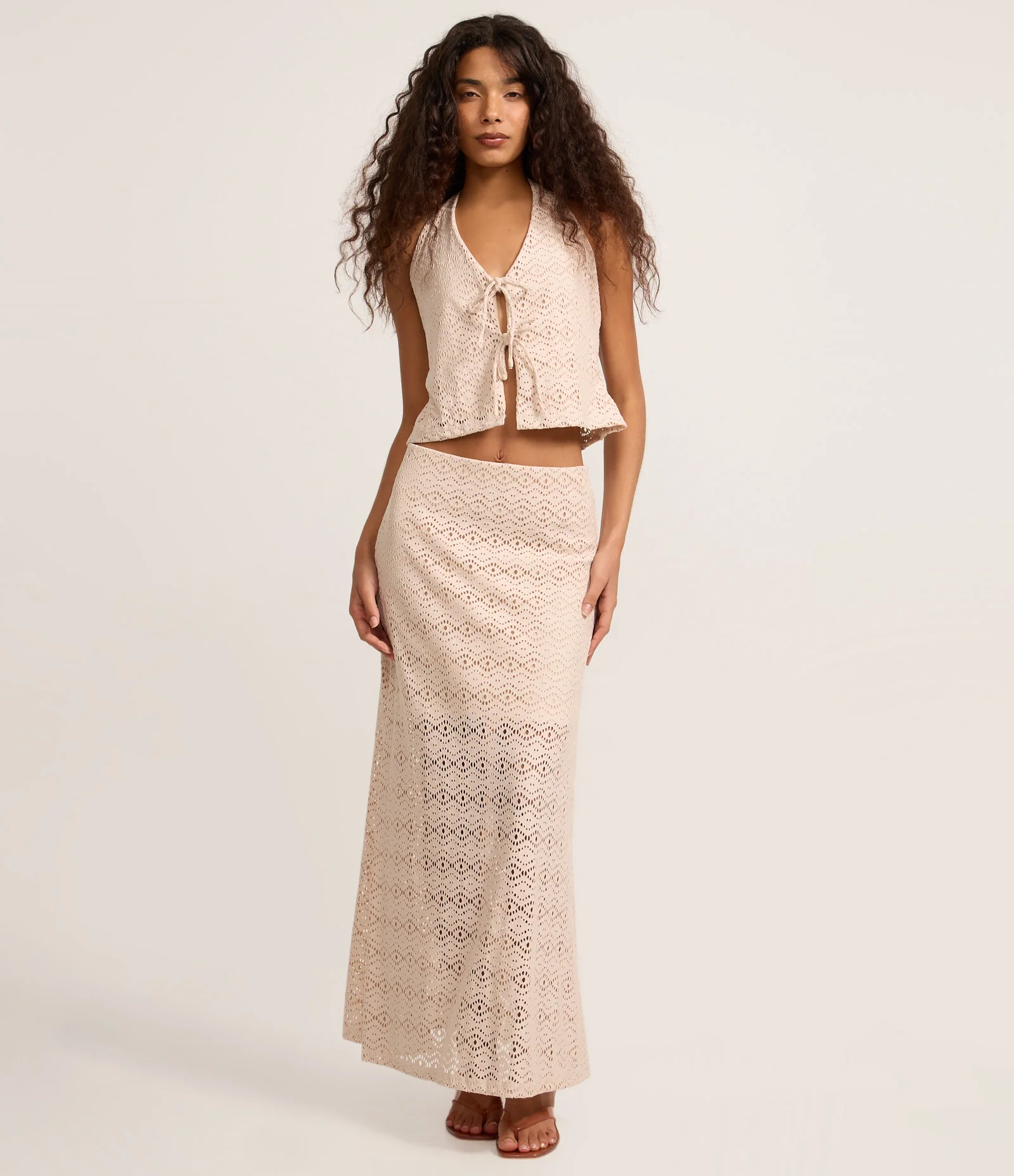 Colete Texturizado com Amarrações Frontais Bege 2