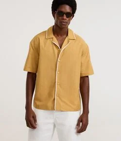 Camisa Boxy em Algodão Texturizada com Detalhes Contrastante