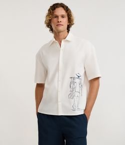 Camisa Boxy em Sarja Texturizado com Estampa Pescador e Sereia