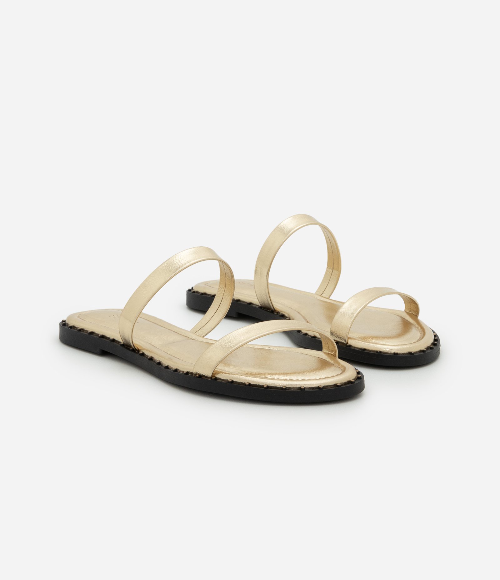 Sandália Rasteira Com Duas Tiras e Detalhes de Cravinhos Dourado 2