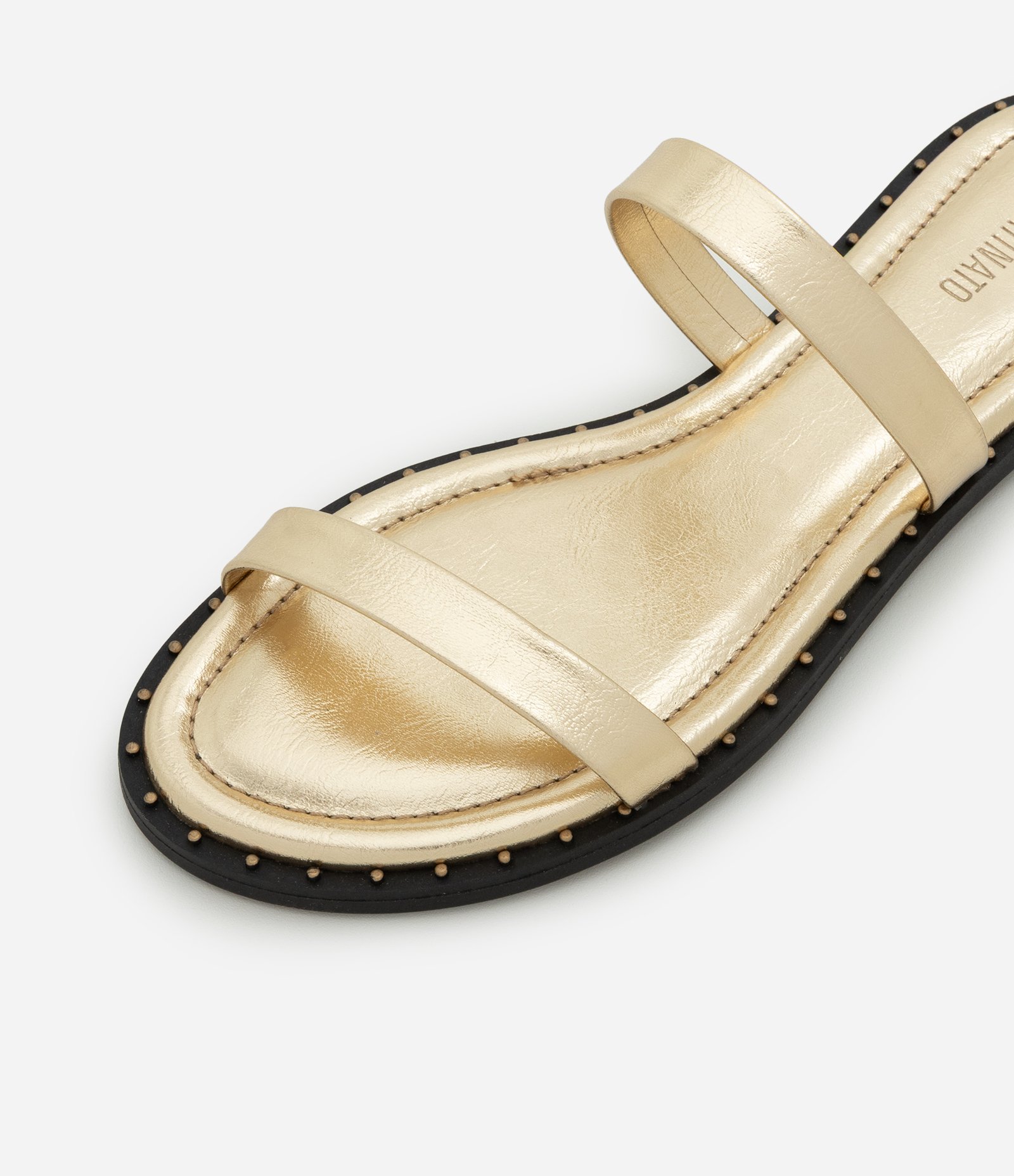 Sandália Rasteira Com Duas Tiras e Detalhes de Cravinhos Dourado 3