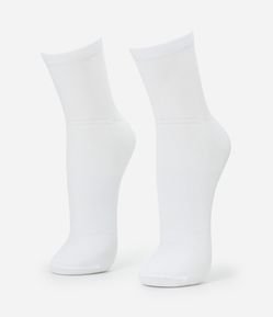 Kit 02 Pares de Meias Esportivas em Cano Médio