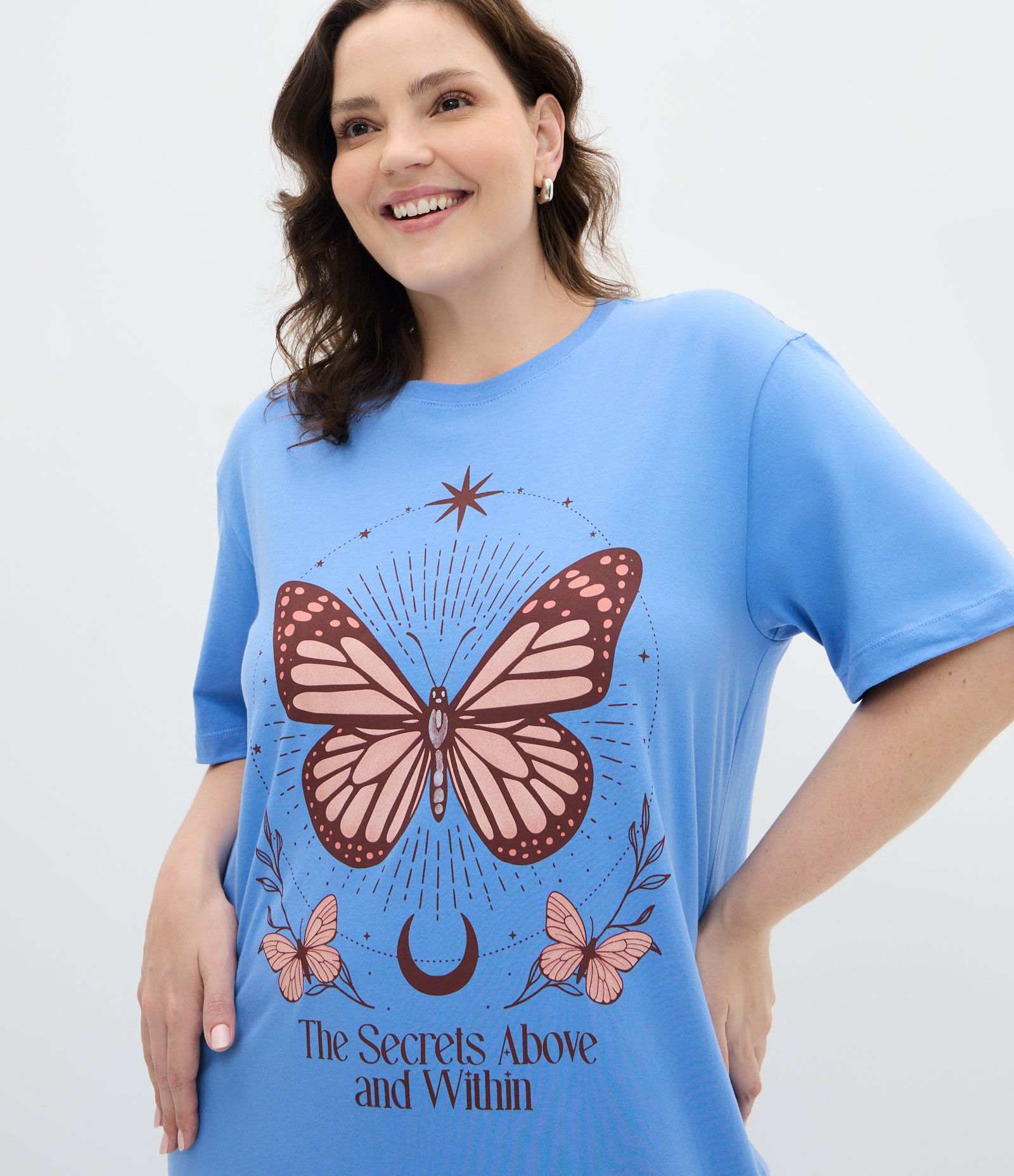 Vestido T-Shirt em Algodão Estampa Borboleta Mística Curve & Plus Size Azul 3
