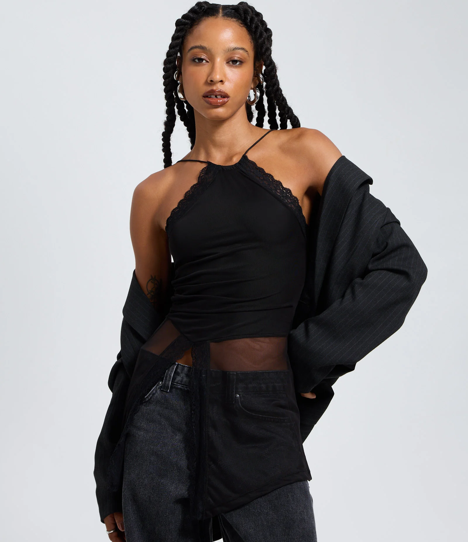 Blusa Halter em Tule com Renda Aplicada Preto 4