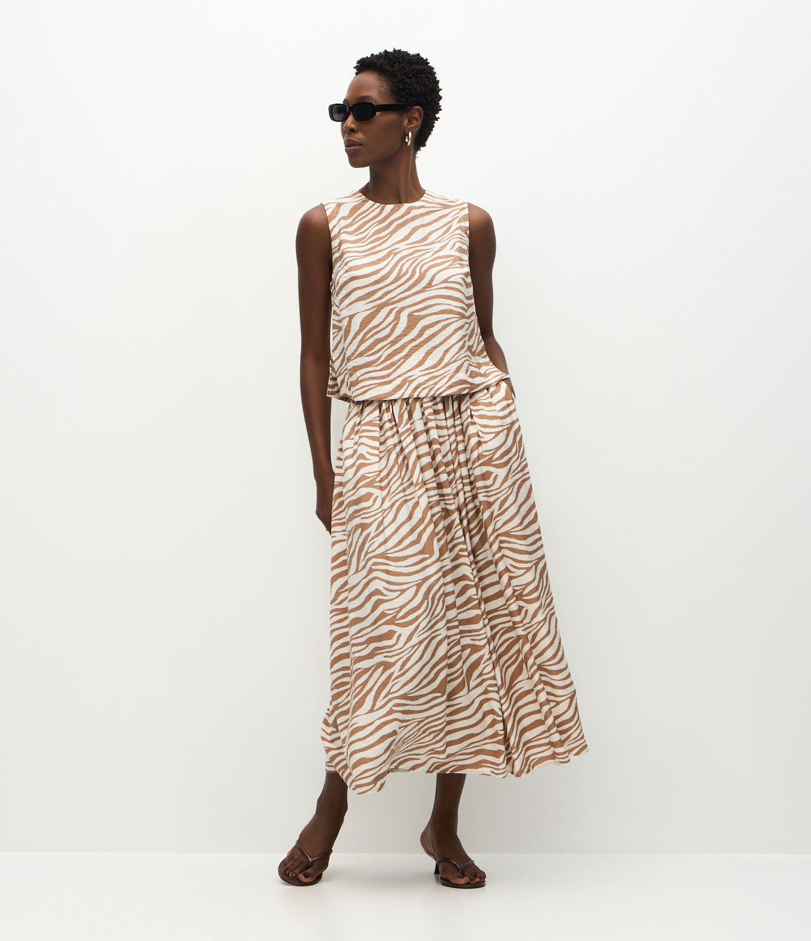 Saia Midi em Viscose com Estampa Animal Print Bege 1