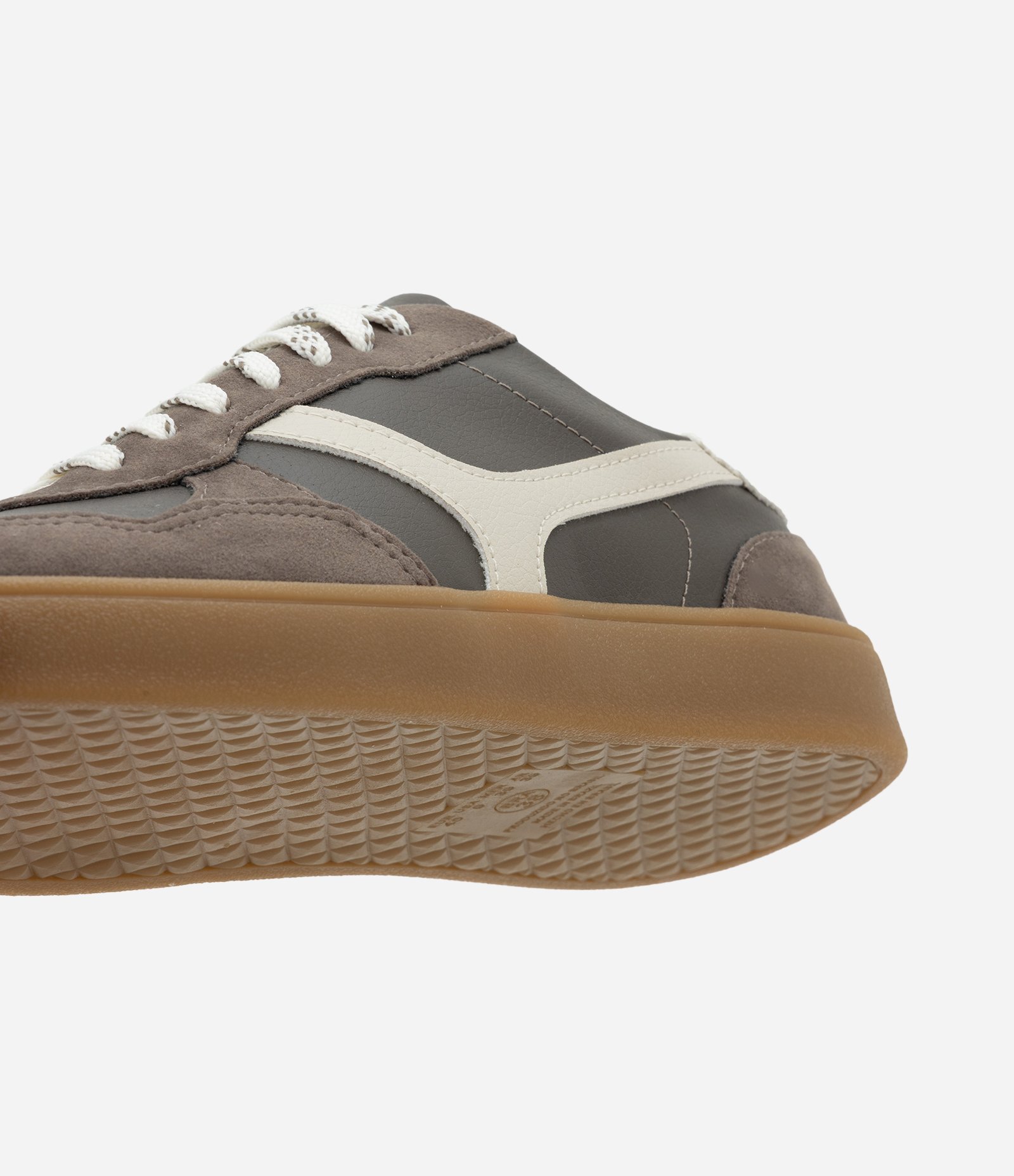 Tênis Chuteira com Recortes e Cadarço Bicolor Cinza 4