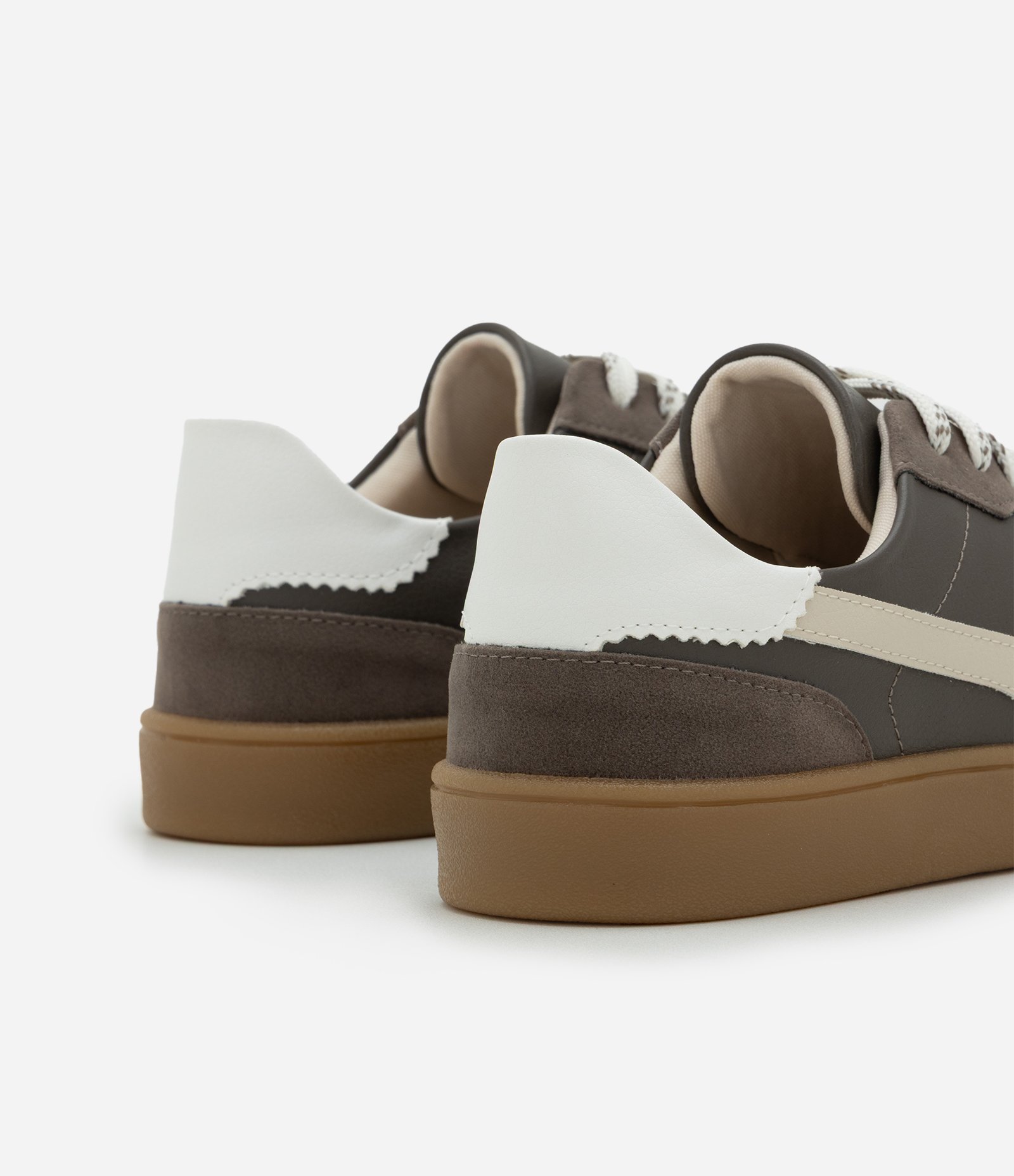 Tênis Chuteira com Recortes e Cadarço Bicolor Cinza 7