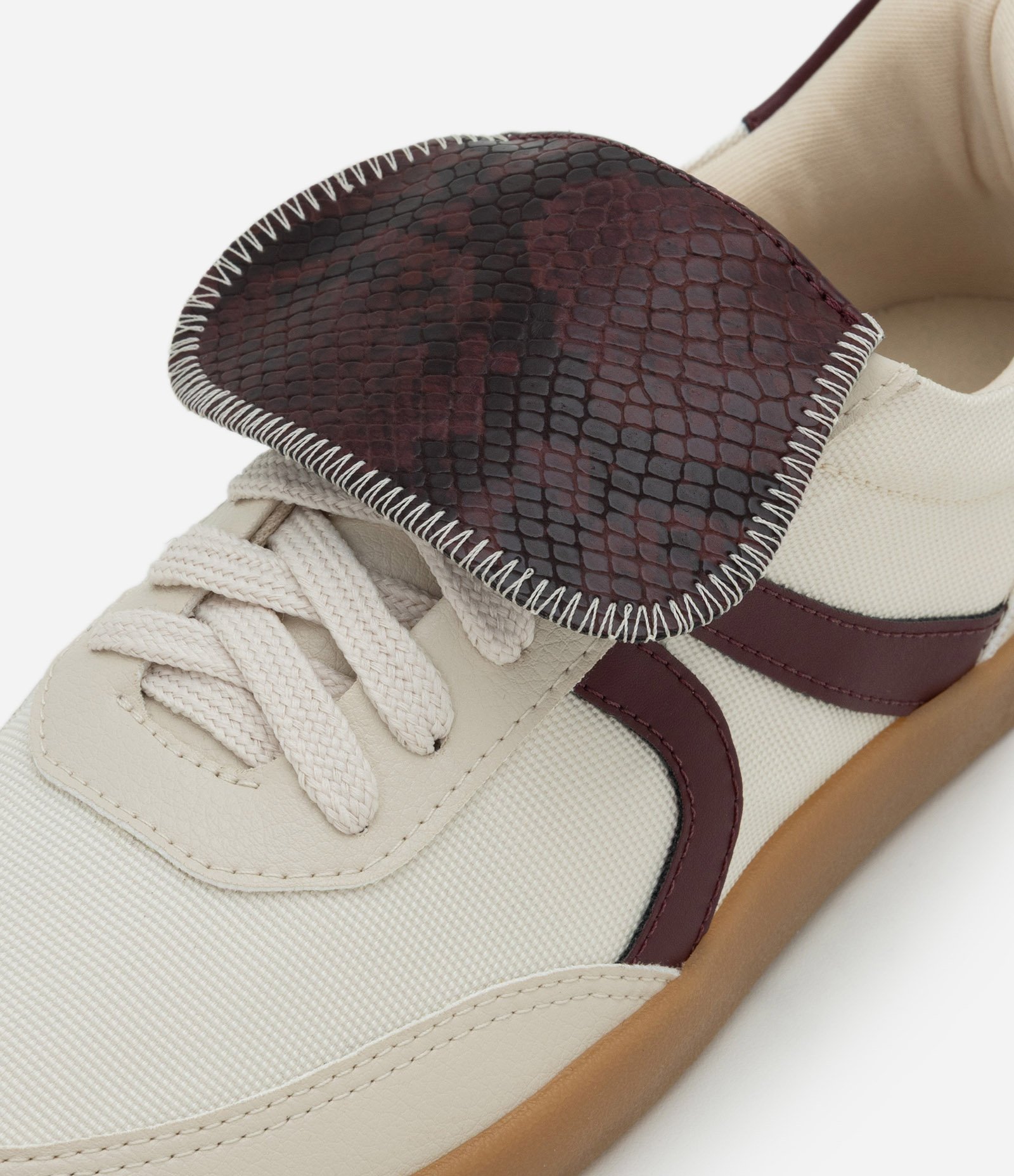 Tênis Chuteira em PU com Língua Texturizada Off White 4