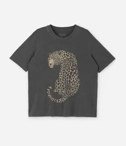 Camiseta Alongada Lavada com Estampa de Onça Curve & Plus Size