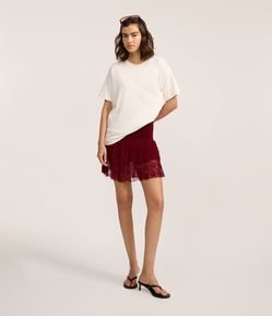 Short Saia em Renda Texturizada com Babados