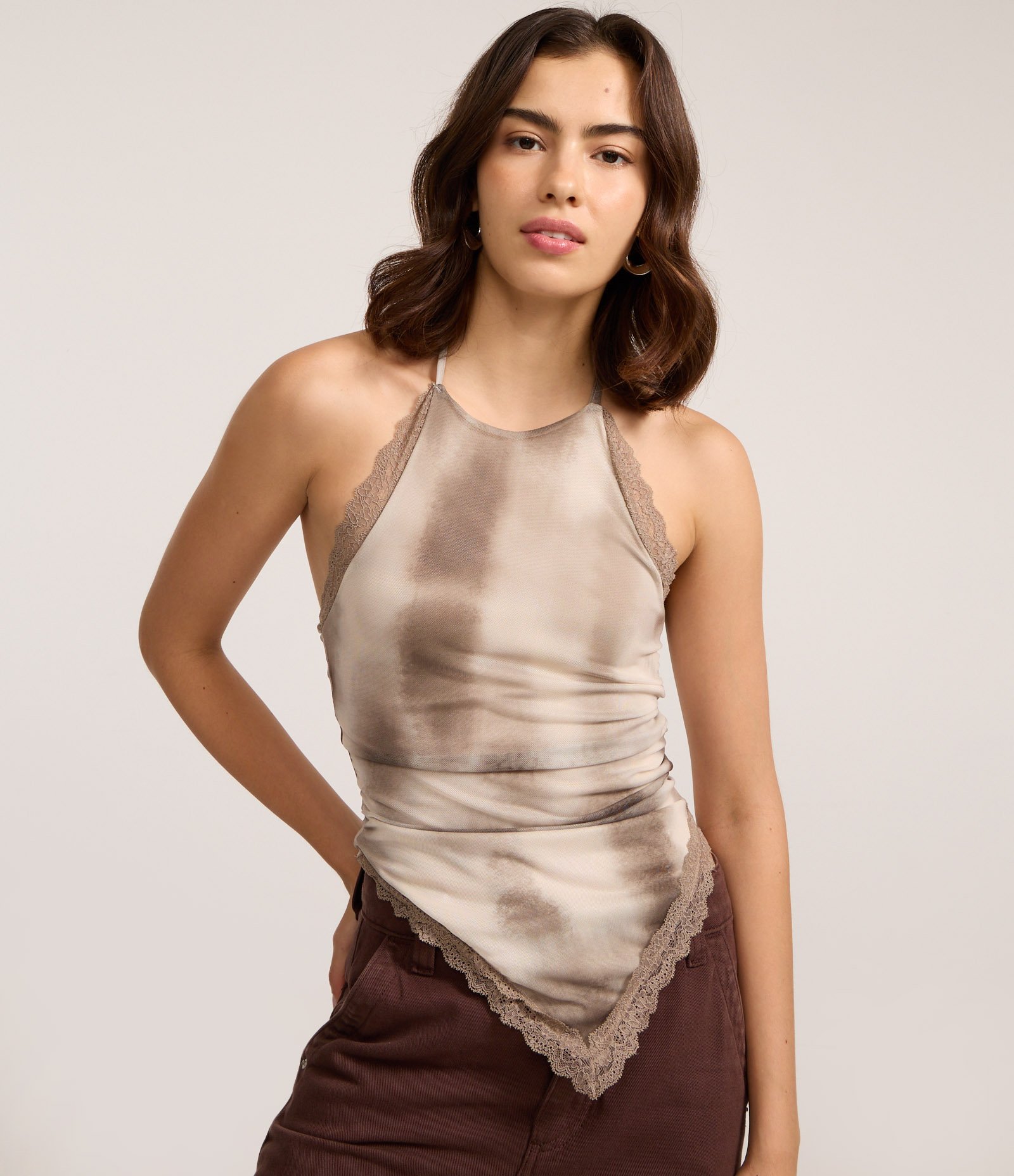 Blusa Frente Única em Tule com Rendas e Estampa Manchas Tawny Brown 3