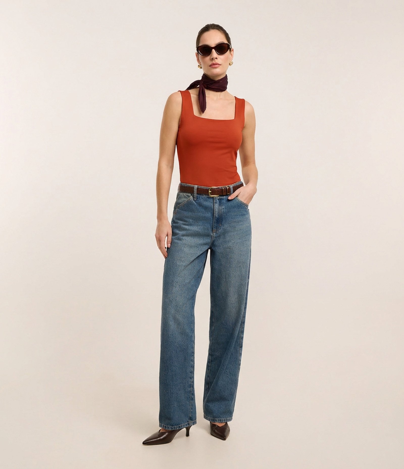 Blusa Básica em Poliamida com Decote Quadrado Vermelho 1