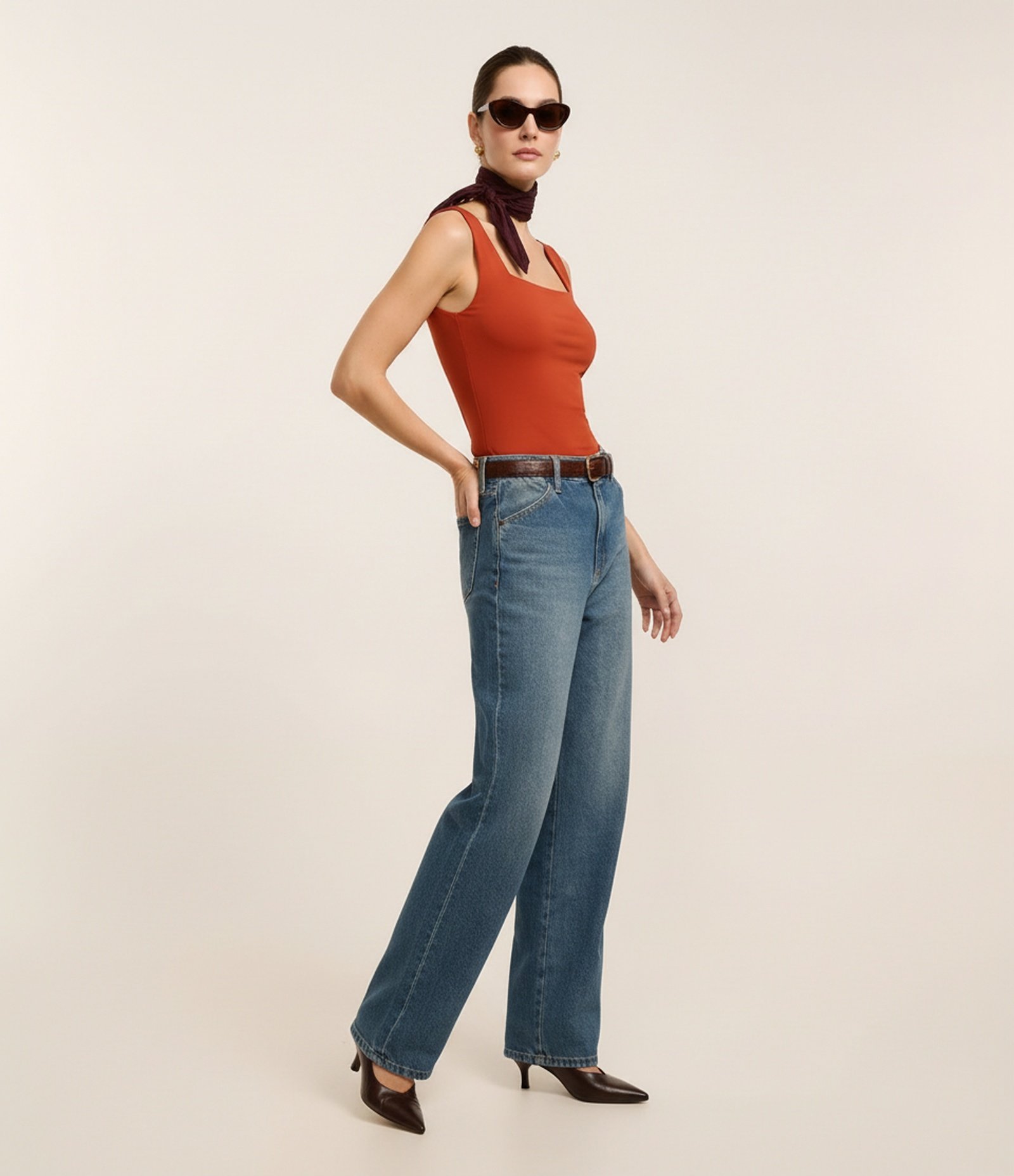 Blusa Básica em Poliamida com Decote Quadrado Vermelho 2