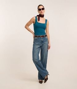 Blusa Básica em Poliamida com Decote Quadrado