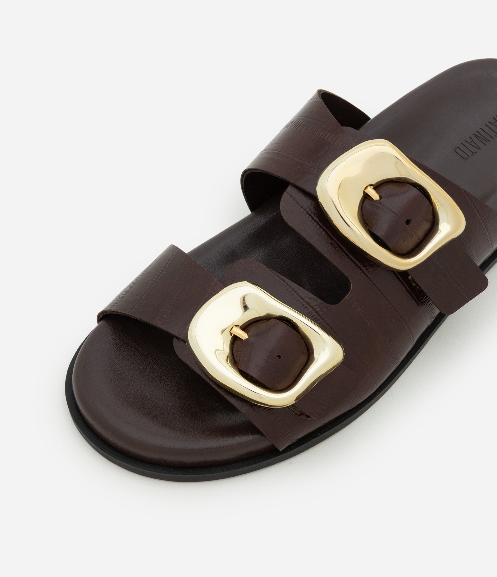 Sandália Rasteira em PU com Tiras Ajustáveis e Fivela Marrom 3