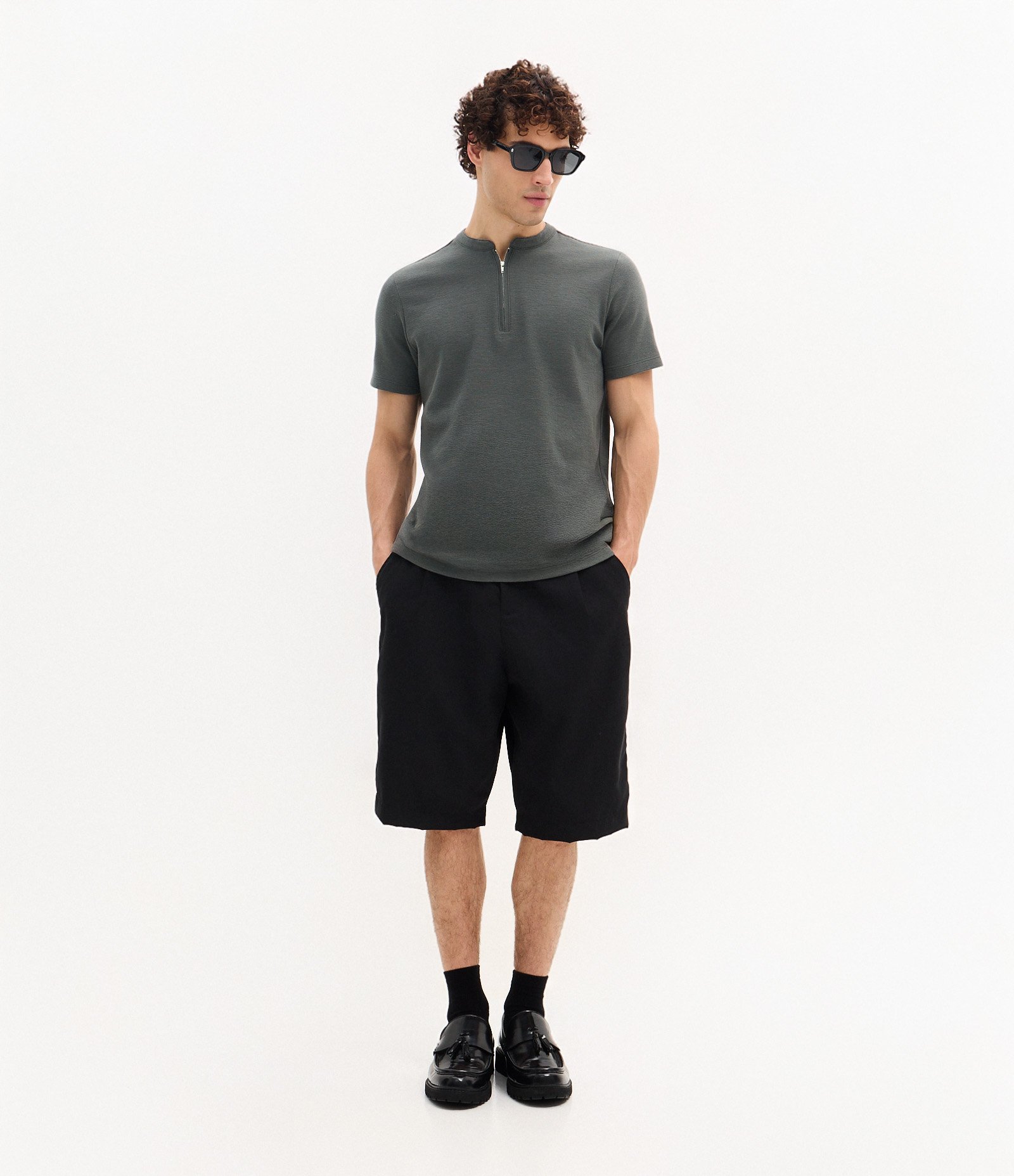 Camiseta em Algodão Peruano com Gola Padre Cinza 2