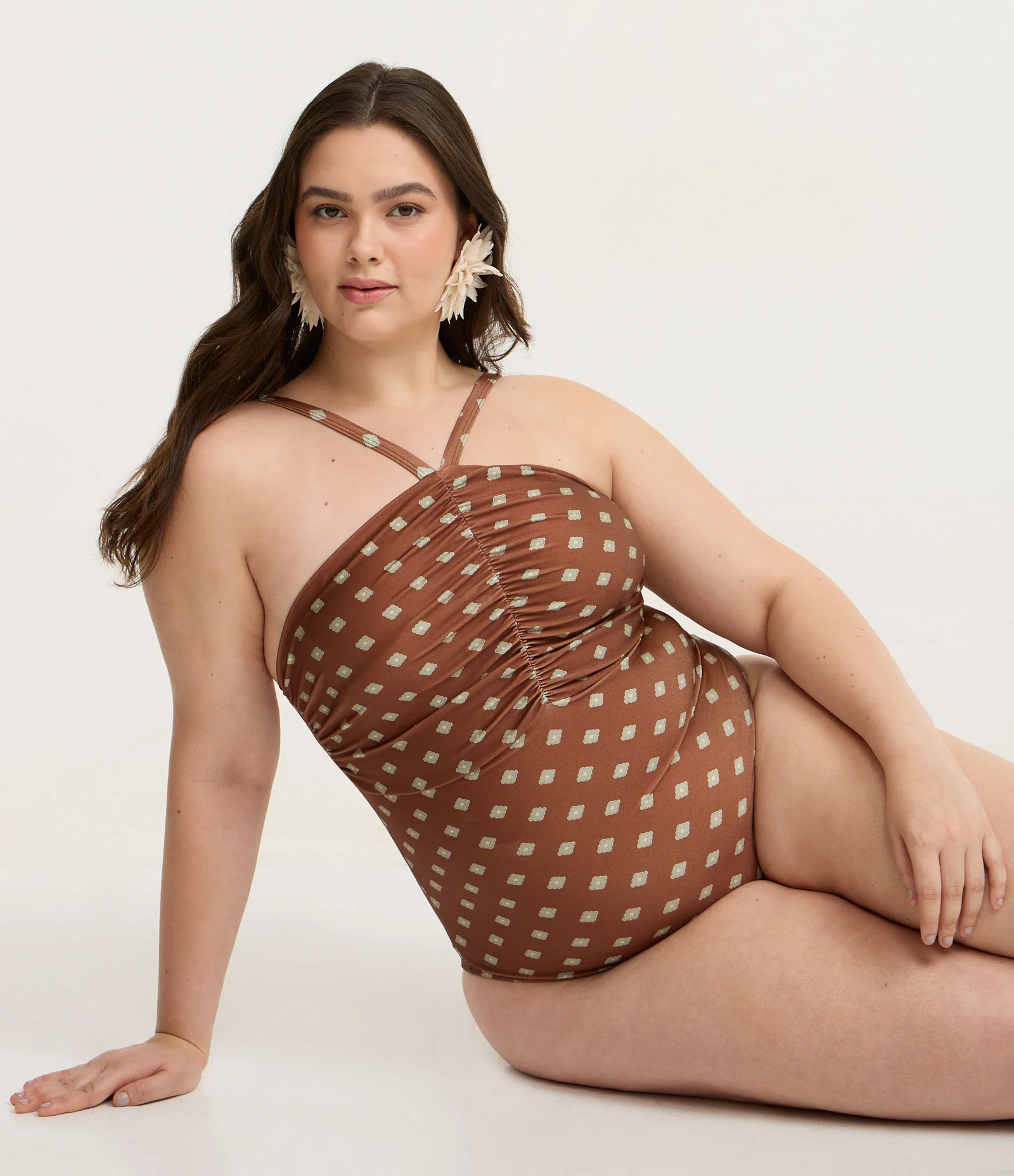 Maiô em Microfibra com Franzido no Busto Curve & Plus Size Marrom 1
