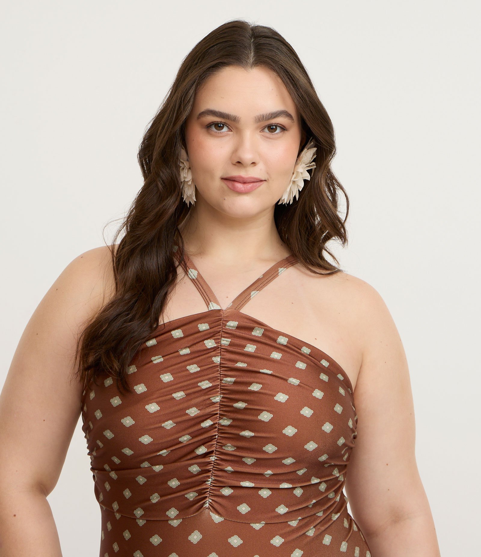 Maiô em Microfibra com Franzido no Busto Curve & Plus Size Marrom 3