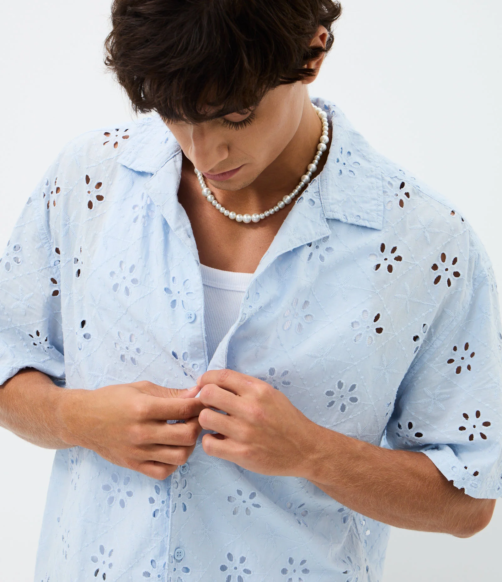 Camisa Boxy Manga Curta em Laise Floral Azul 1