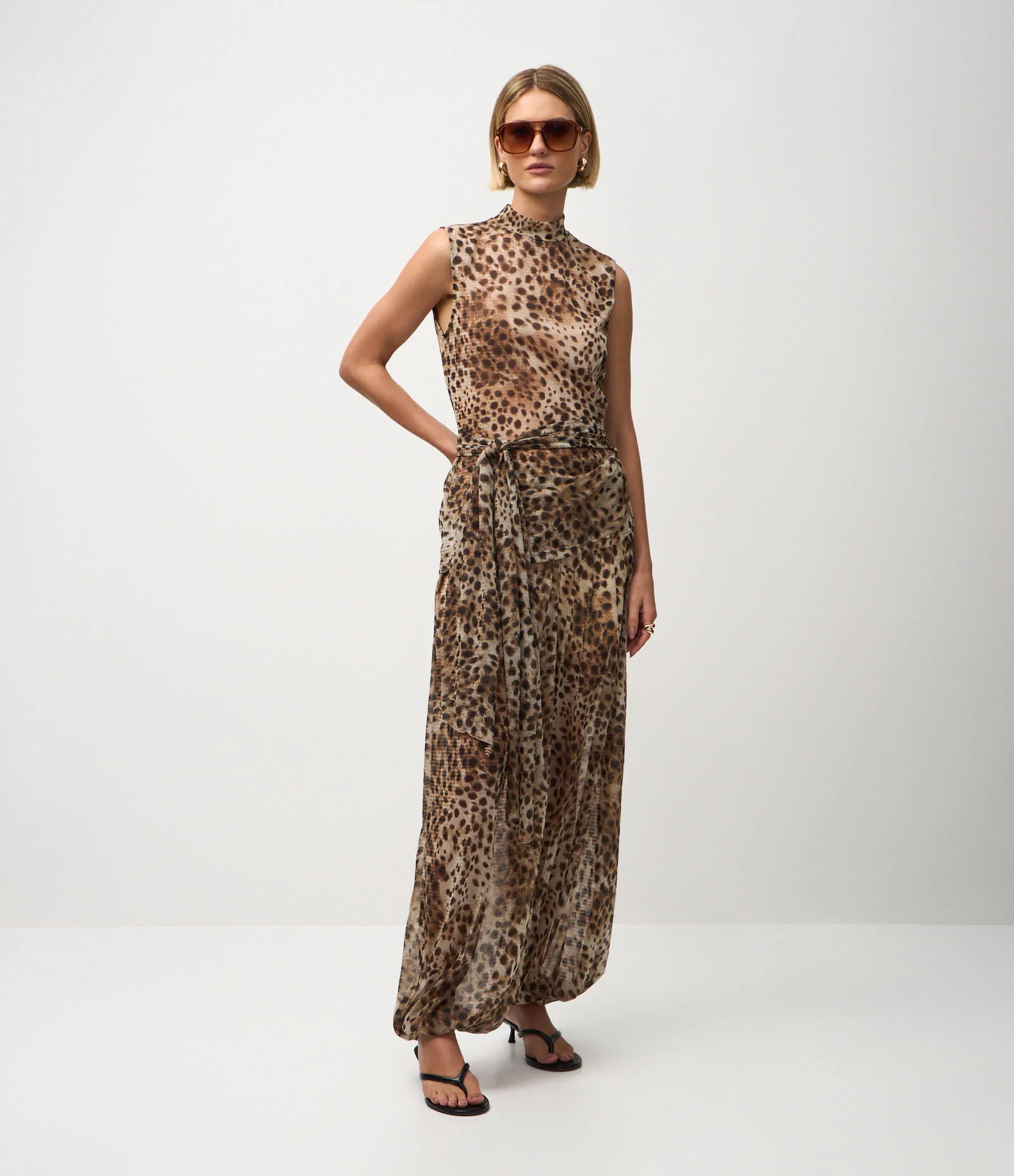 Blusa em Tule Alongada com Gola Alta e Estampa Animal Print Bege/Marrom 2