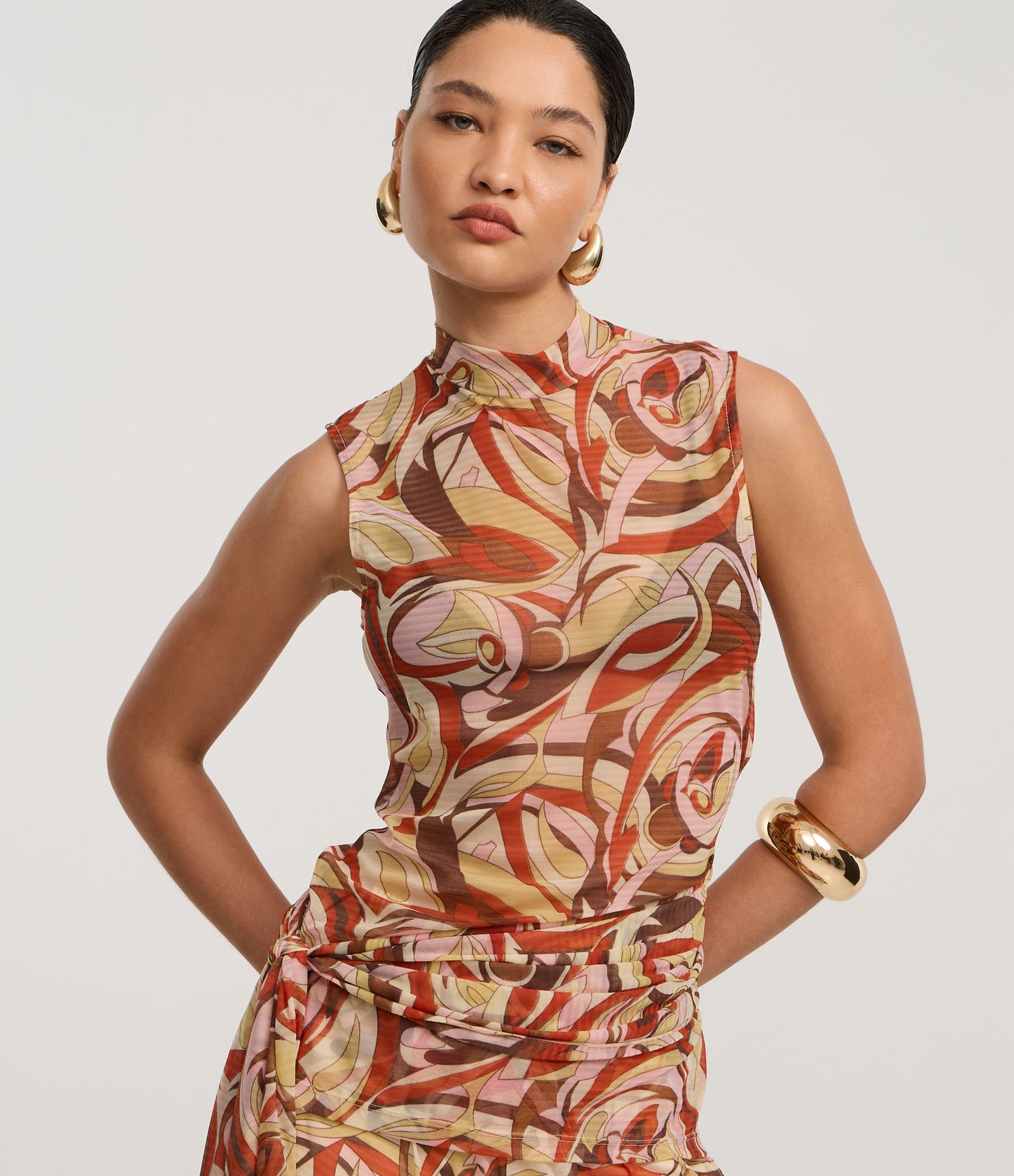 Blusa em Tule com Amarração e Estampa Abstrata Multicores 1