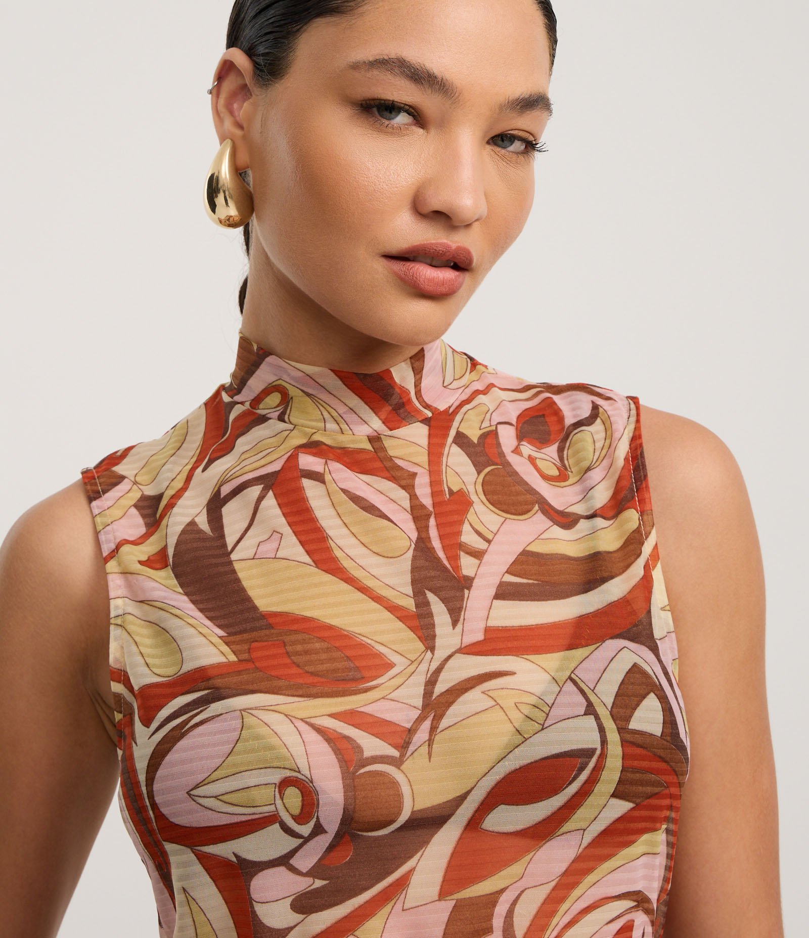 Blusa em Tule com Amarração e Estampa Abstrata Multicores 4