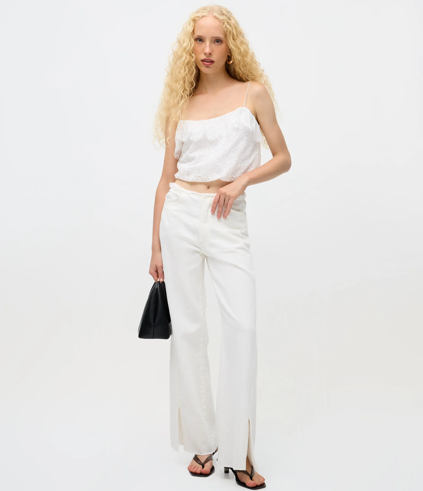 Blusa Cropped de Alcinha em Renda com Detalhes Branco 2