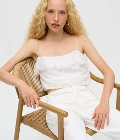 Blusa Cropped de Alcinha em Renda com Detalhes