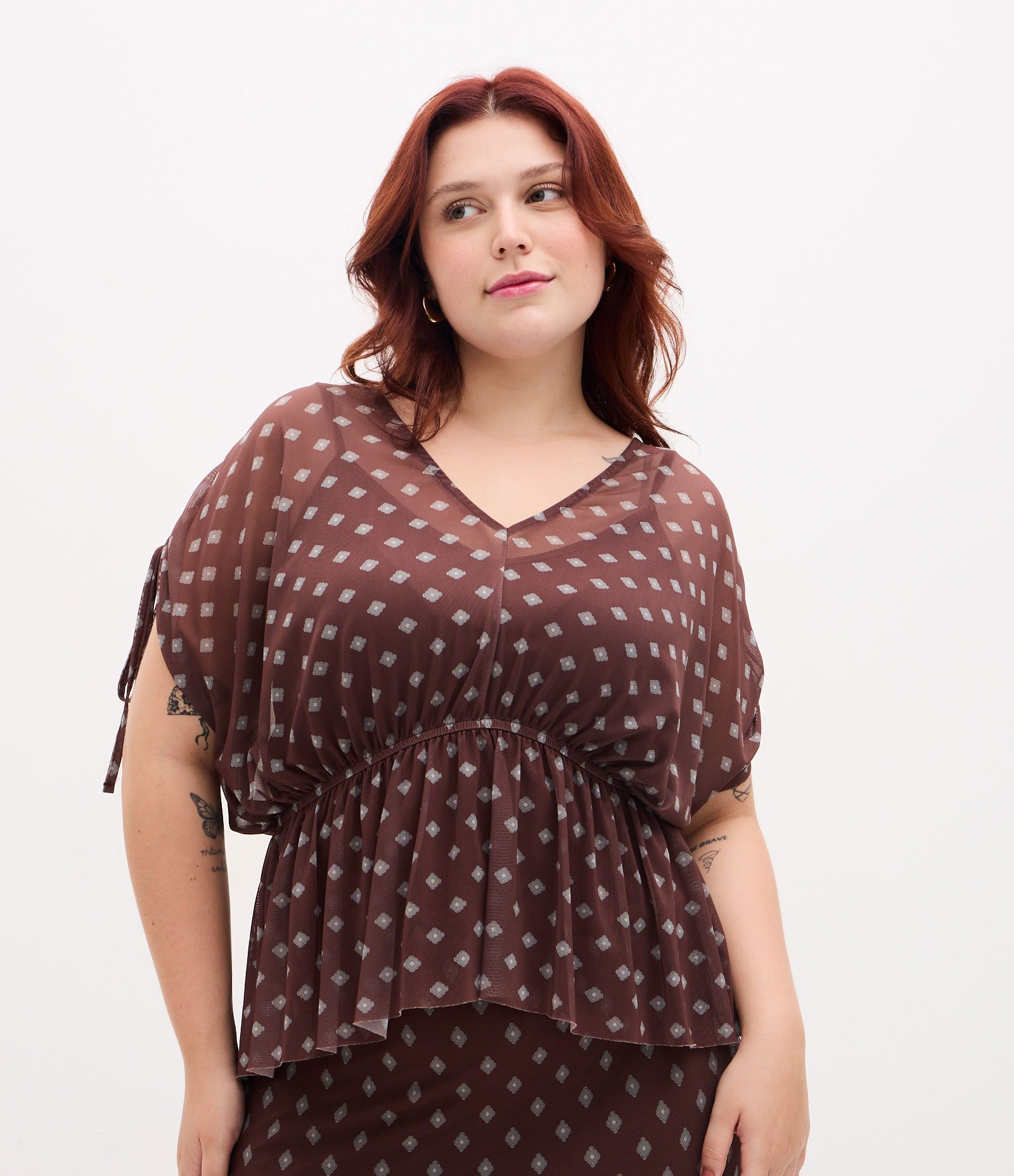Blusa Bata em Tule com Forro Curve e Plus Size Marrom 1