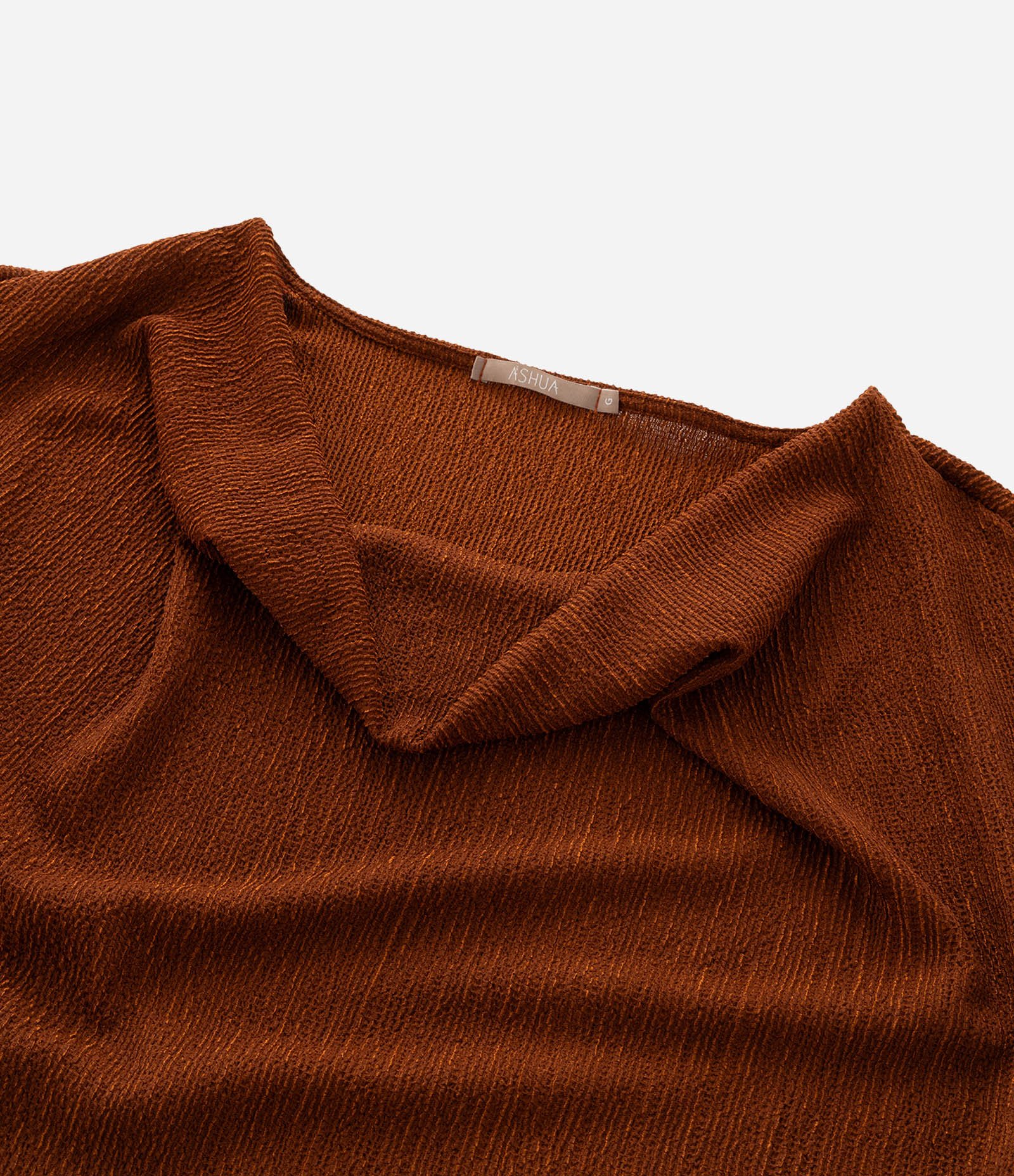 Blusa Regular Texturizada com Decote Degagê Curve & Plus Size Marrom 4