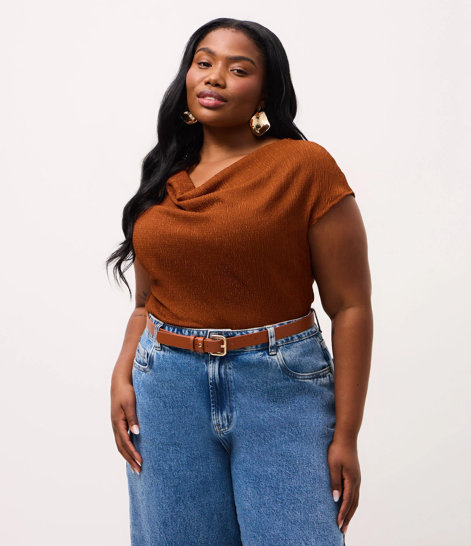 Blusa Regular Texturizada com Decote Degagê Curve & Plus Size Marrom 1