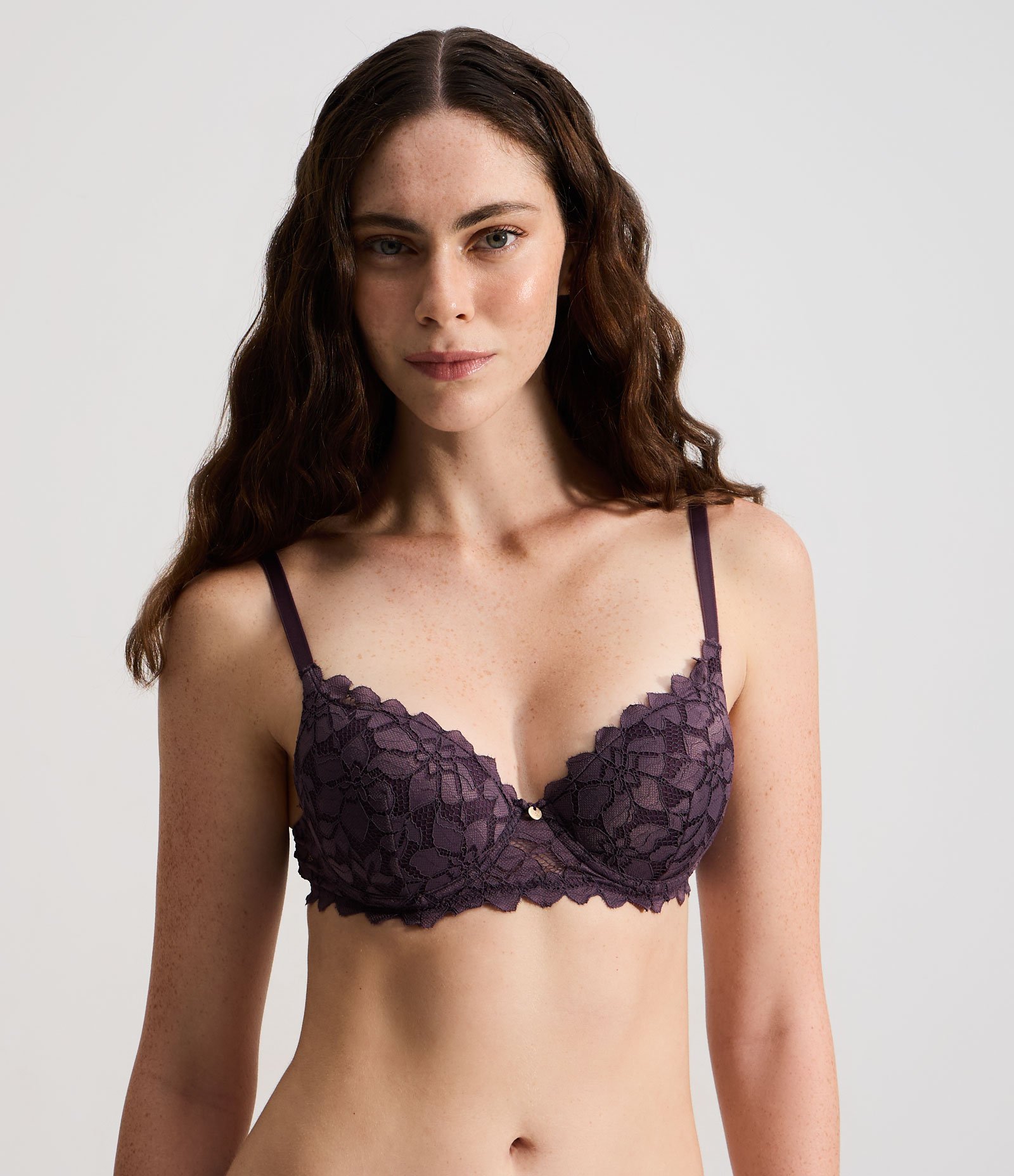 Sutiã Meia Taça em Renda com Bojo e Textura Floral Roxo 2