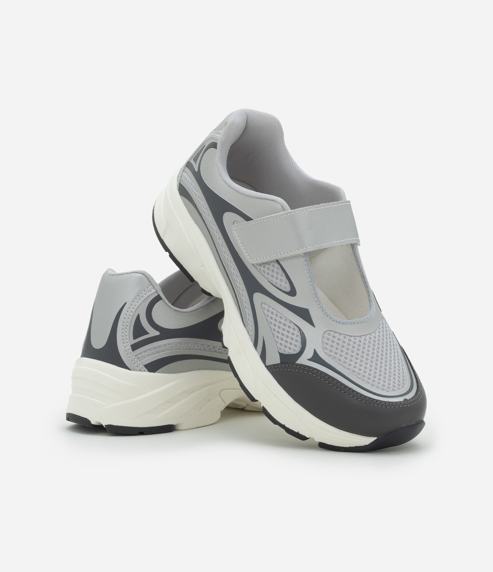 Tênis Jogging Mary Jane em PU com Tira Prata 8