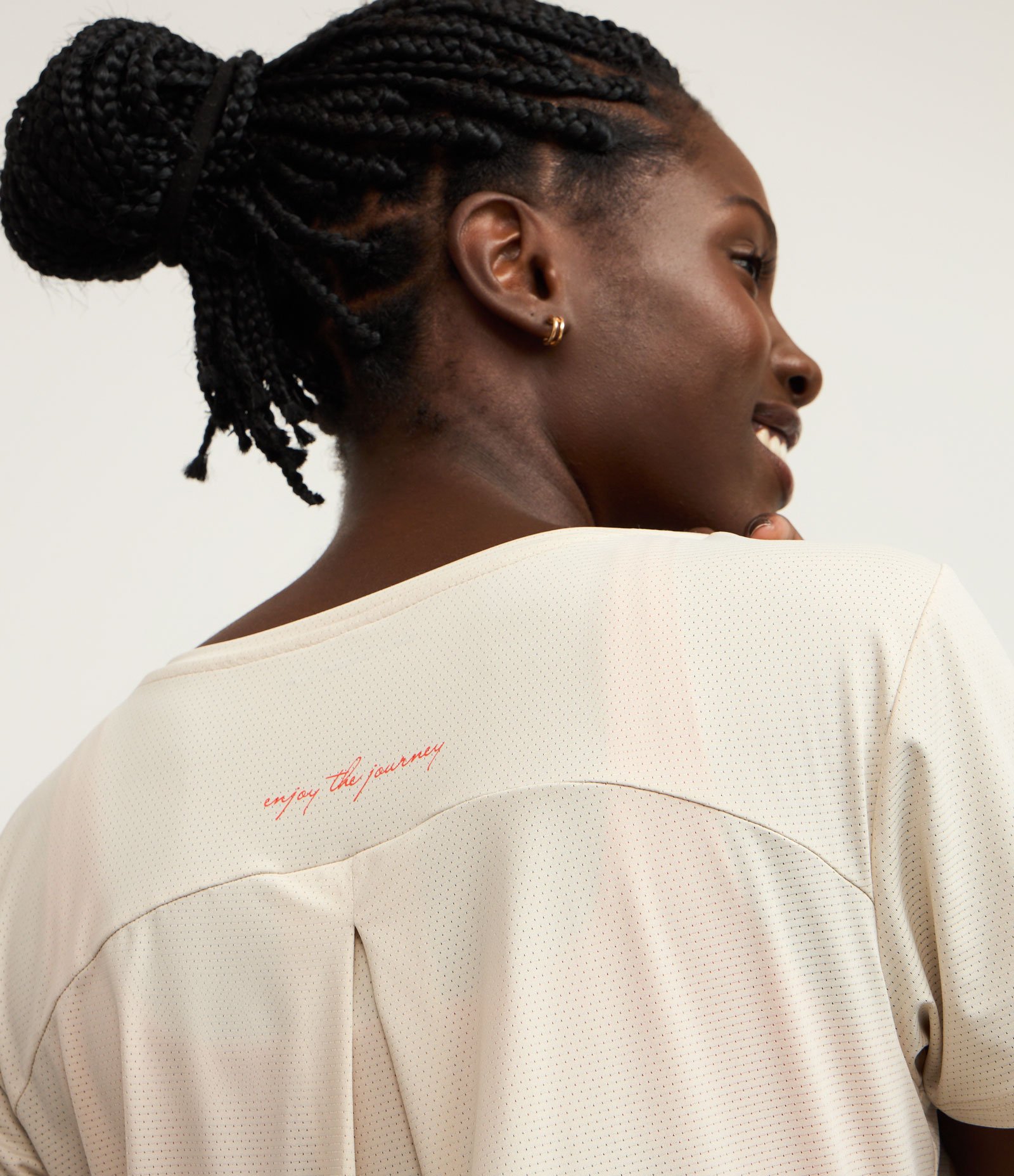 Camiseta Esportiva em Microfibra Manga com Curta Bege 1