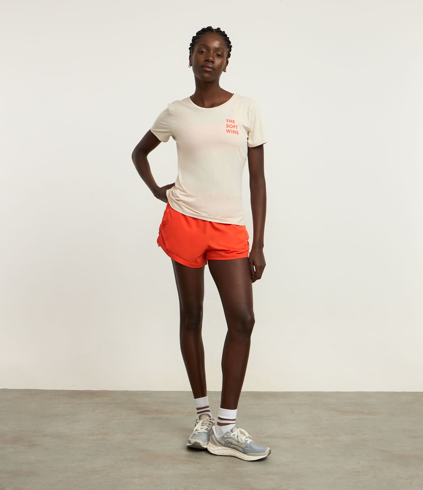 Camiseta Esportiva em Microfibra Manga com Curta Bege 3