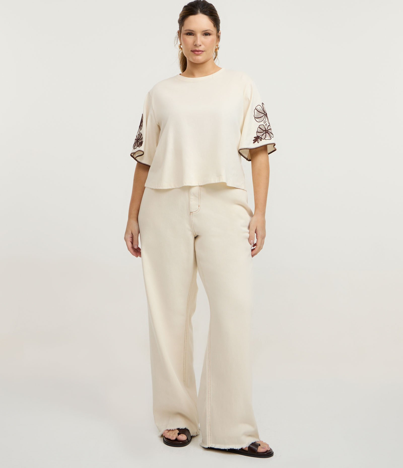 Blusa Boxy com Manga Godê e Bordado Floral Curve & Plus Size Off White 2