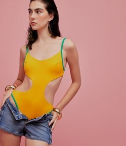 Maiô em Microfibra com Recortes Laterais e Viés Contrastantes