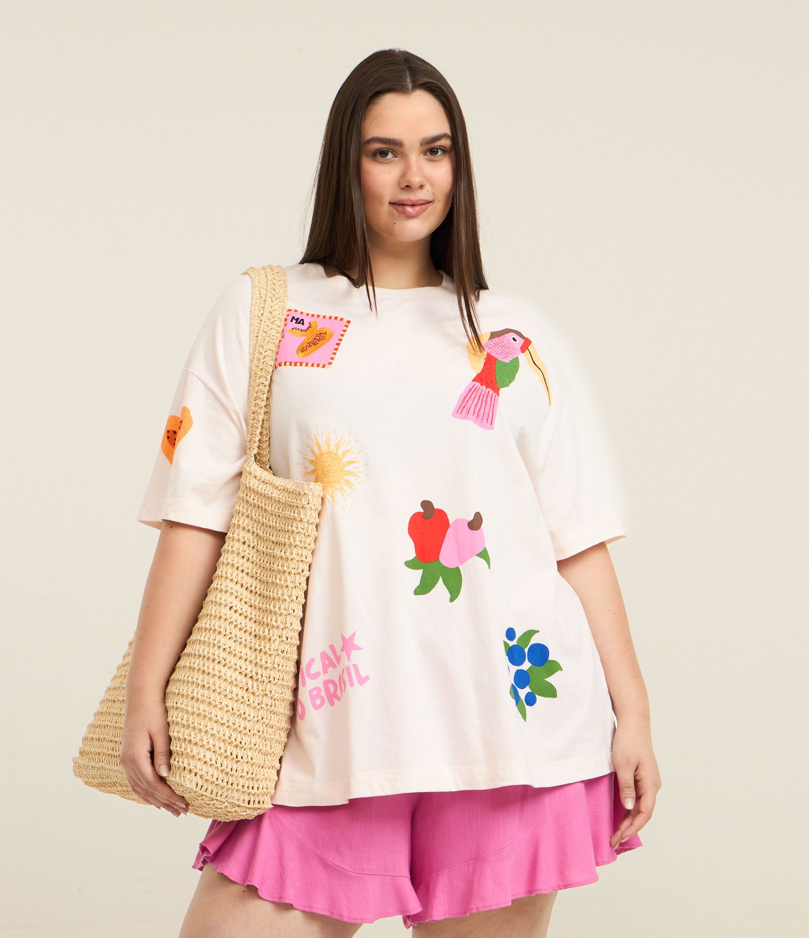 Camiseta Oversized com Elementos Tropicais Bordado  Curve e Plus Size Off White 1
