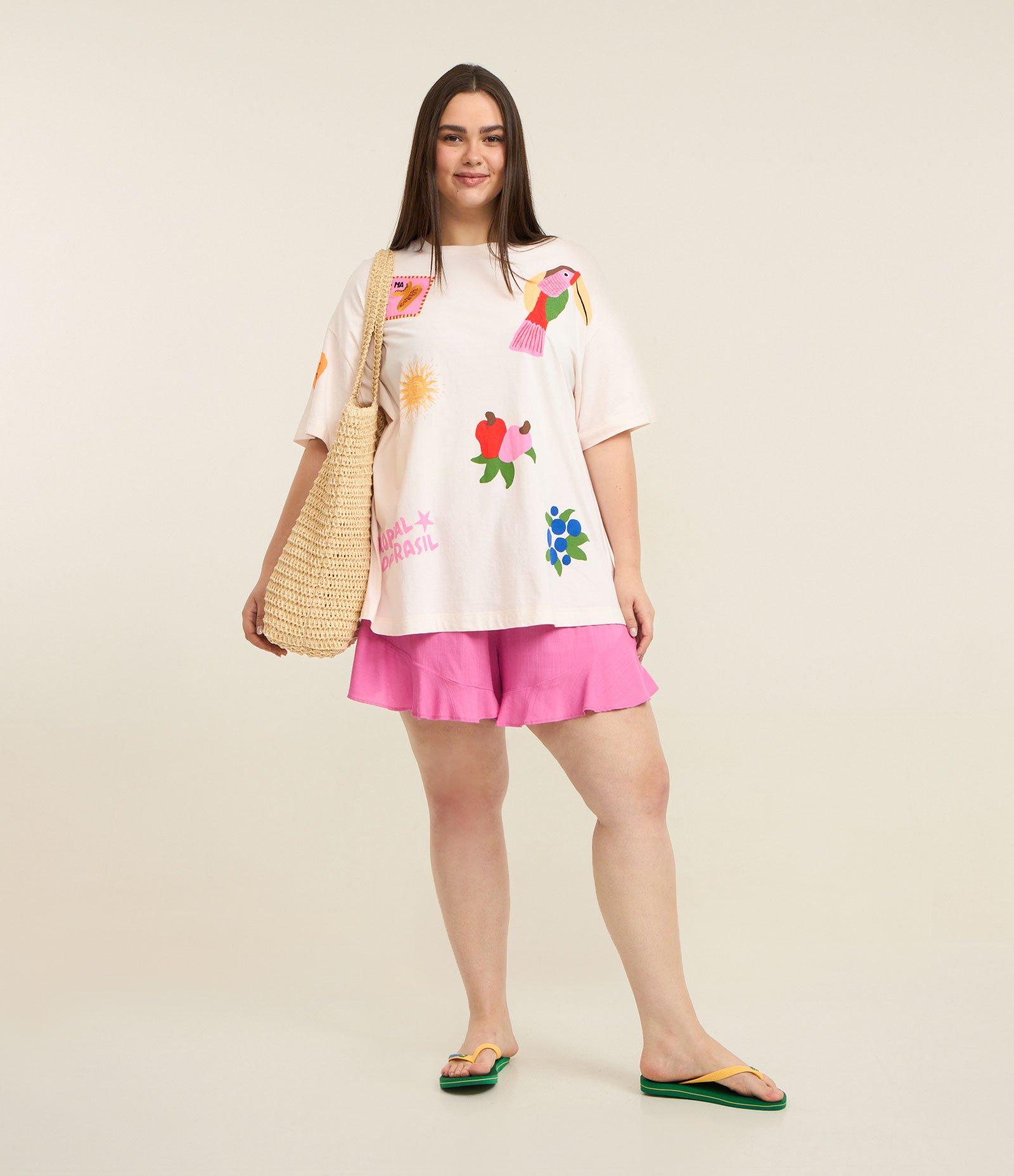 Camiseta Oversized com Elementos Tropicais Bordado  Curve e Plus Size Off White 3