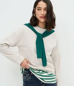Blusa Básica Regular em Moletom Sem Felpa