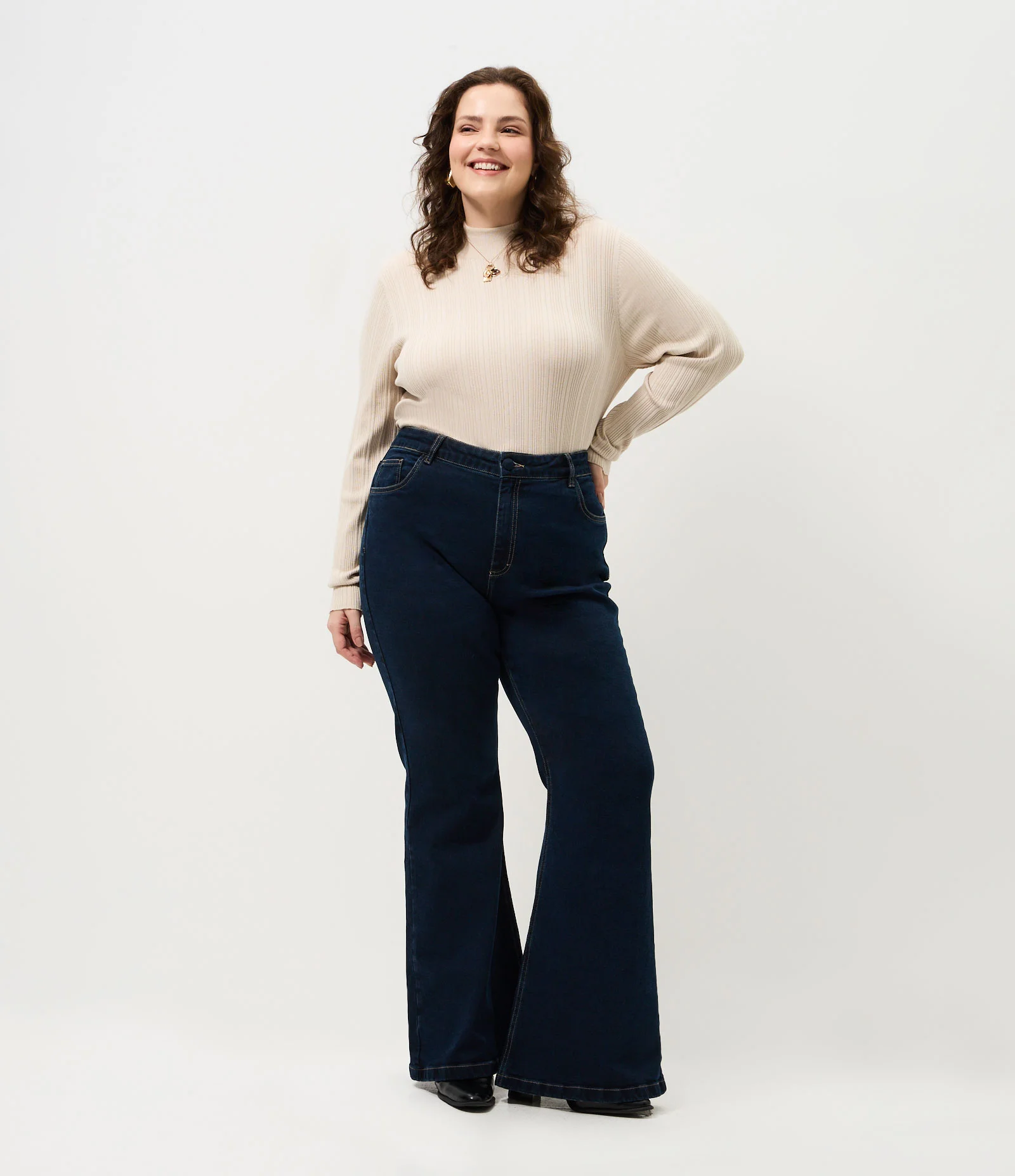 Blusa Canelada com Gola Alta Curve & Plus Size Bege 2