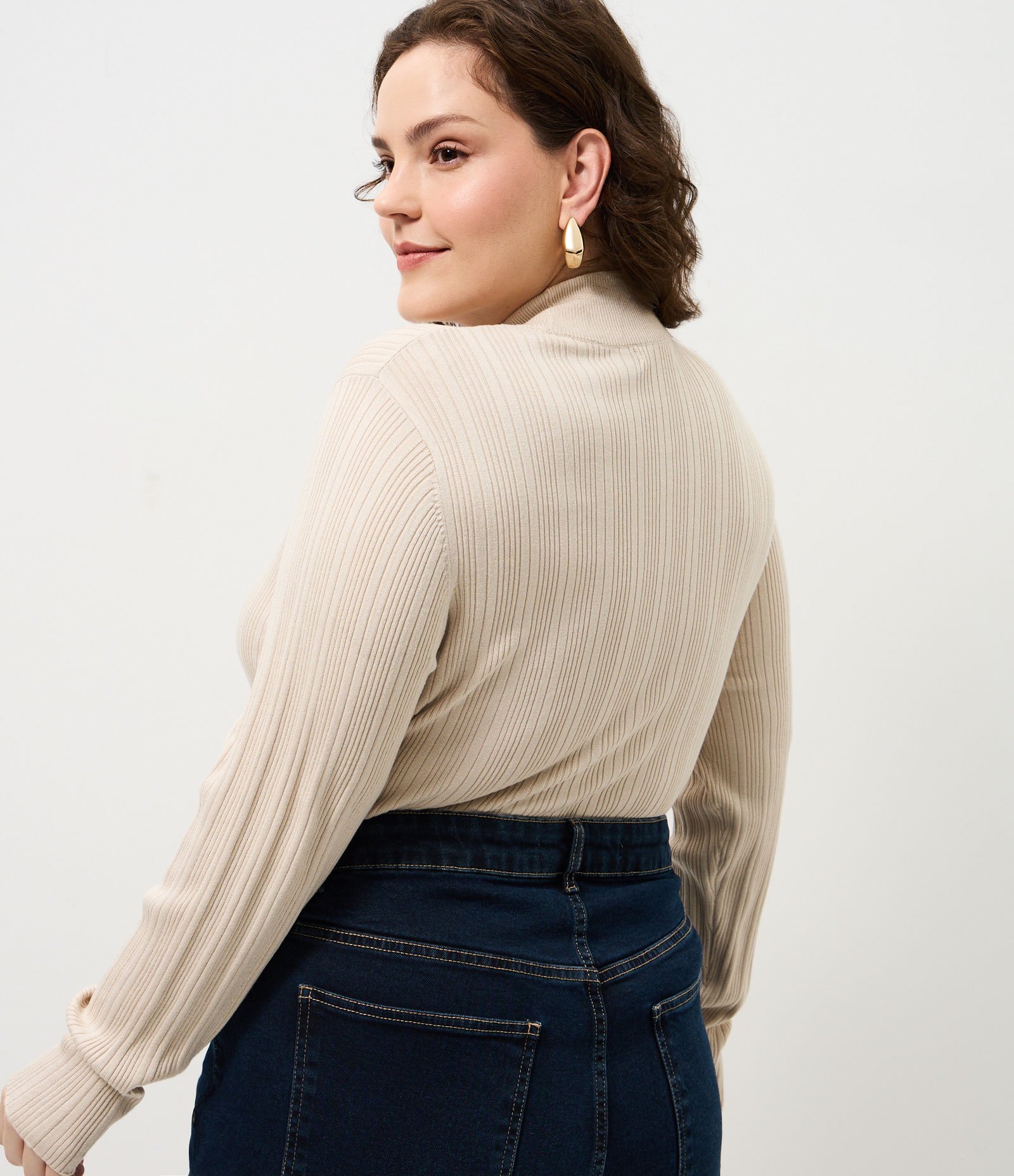 Blusa Canelada com Gola Alta Curve & Plus Size Bege 4
