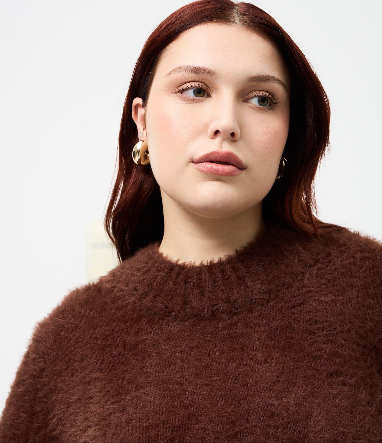 Blusão Alongado em Tricô Peludinho Curve & Plus Size Marrom 3