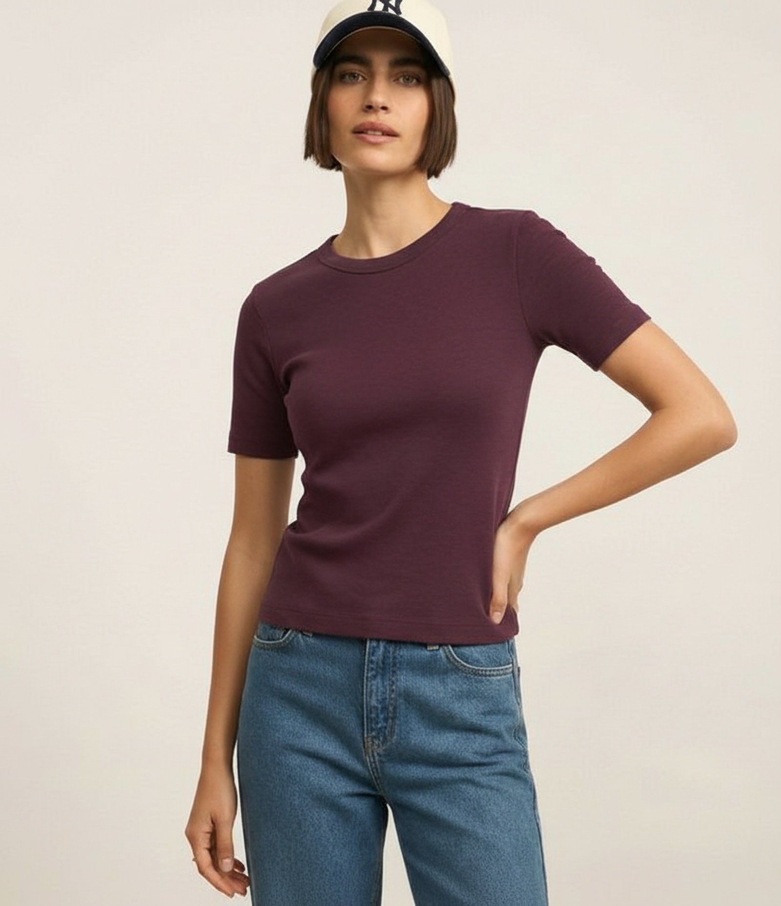 Blusa Básica em Ribana com Corte Ajustado Vinho 5