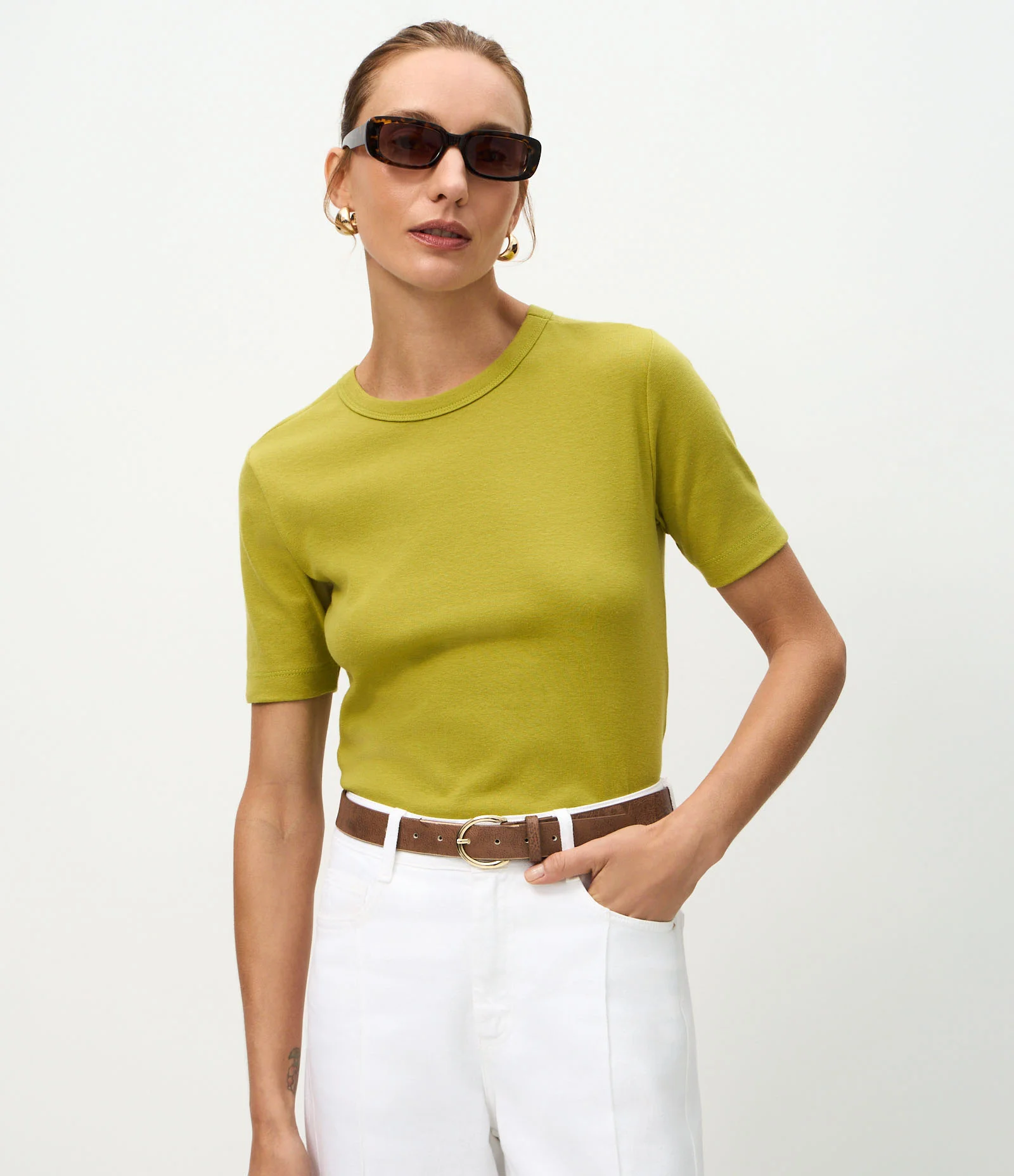 Blusa Básica em Ribana com Corte Ajustado Verde Lima 1