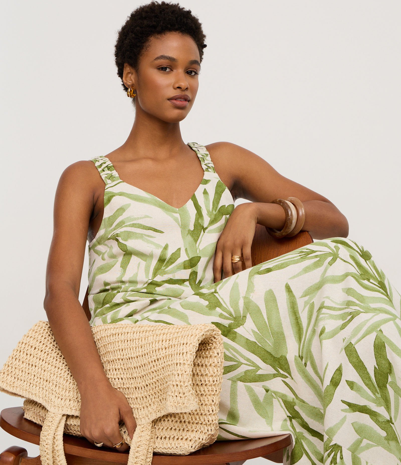 Saia Midi em Viscolinho com Estampa Folhagem e Cós Elástico Verde 1