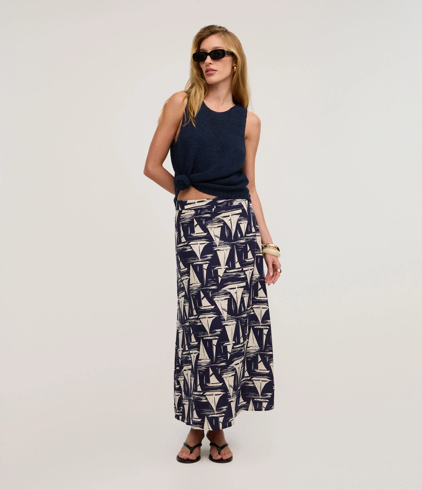 Saia Midi em Viscolinho com Estampa Náutica e Cós Elástico Azul 1